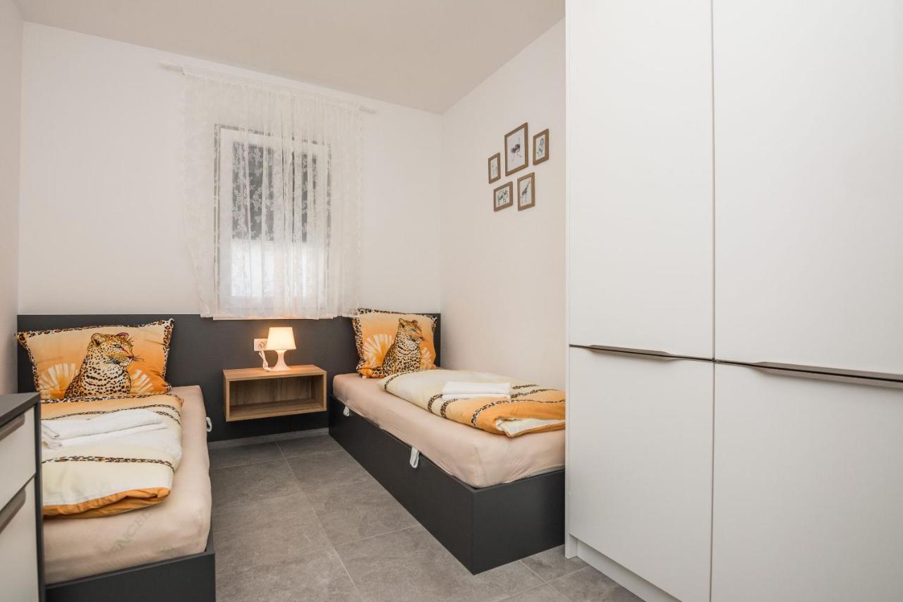 Apartment Spanic 1 Vir Exterior foto