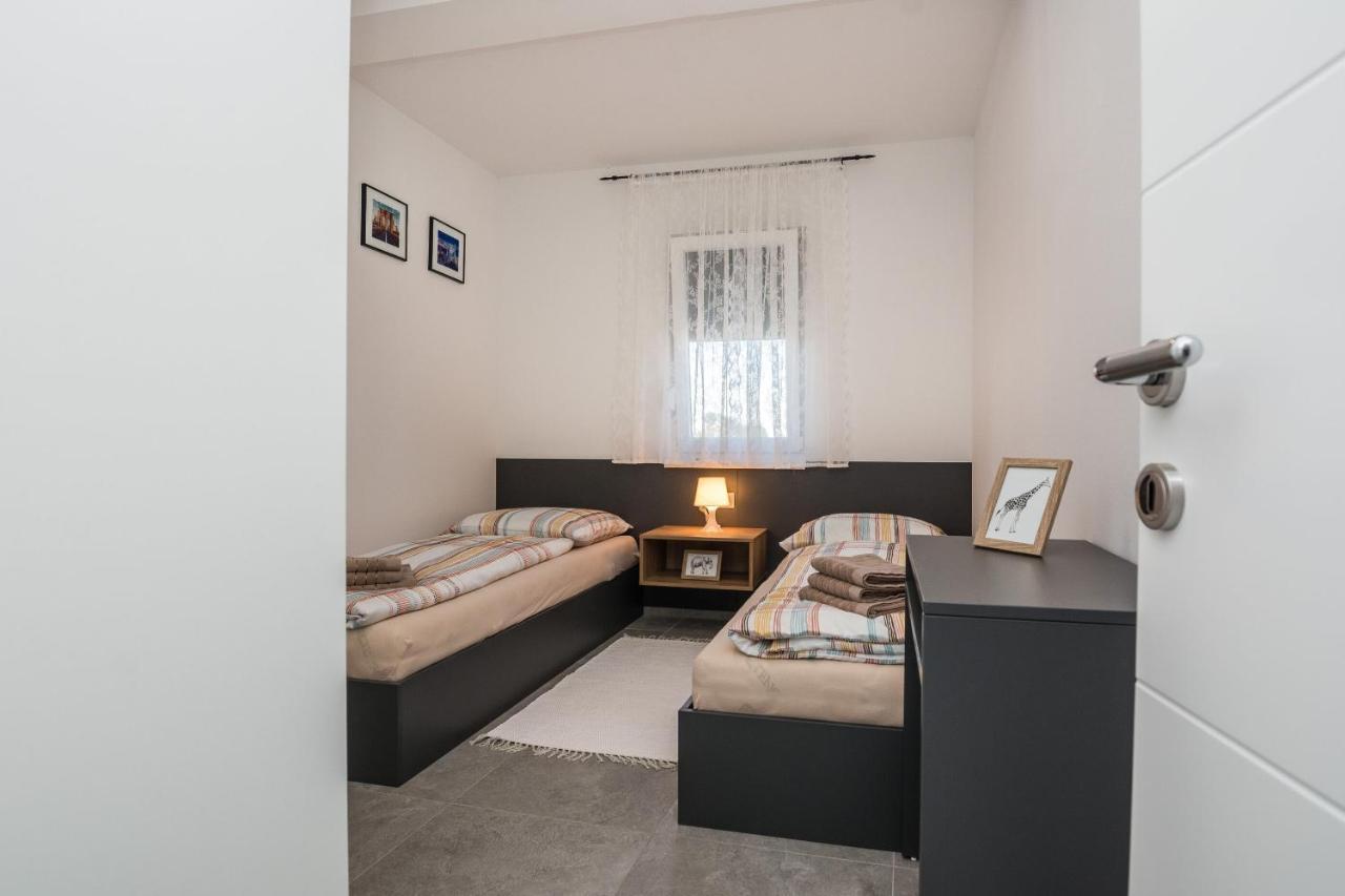 Apartment Spanic 1 Vir Exterior foto