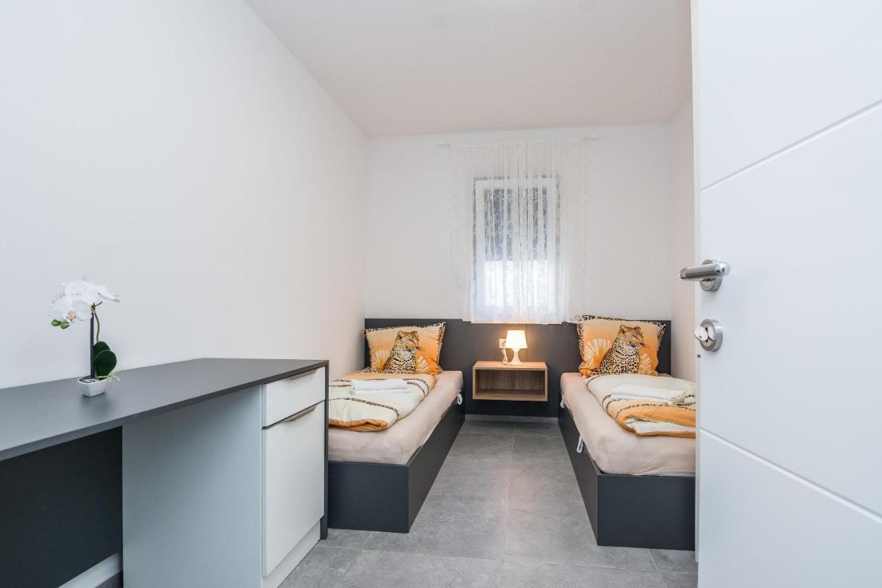 Apartment Spanic 1 Vir Exterior foto